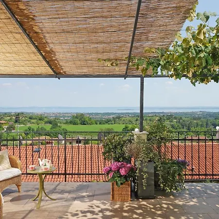 Mit Blick Auf Den Gardasee Apartment